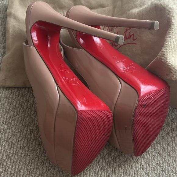 Nice shoes - Picture 2 of 6